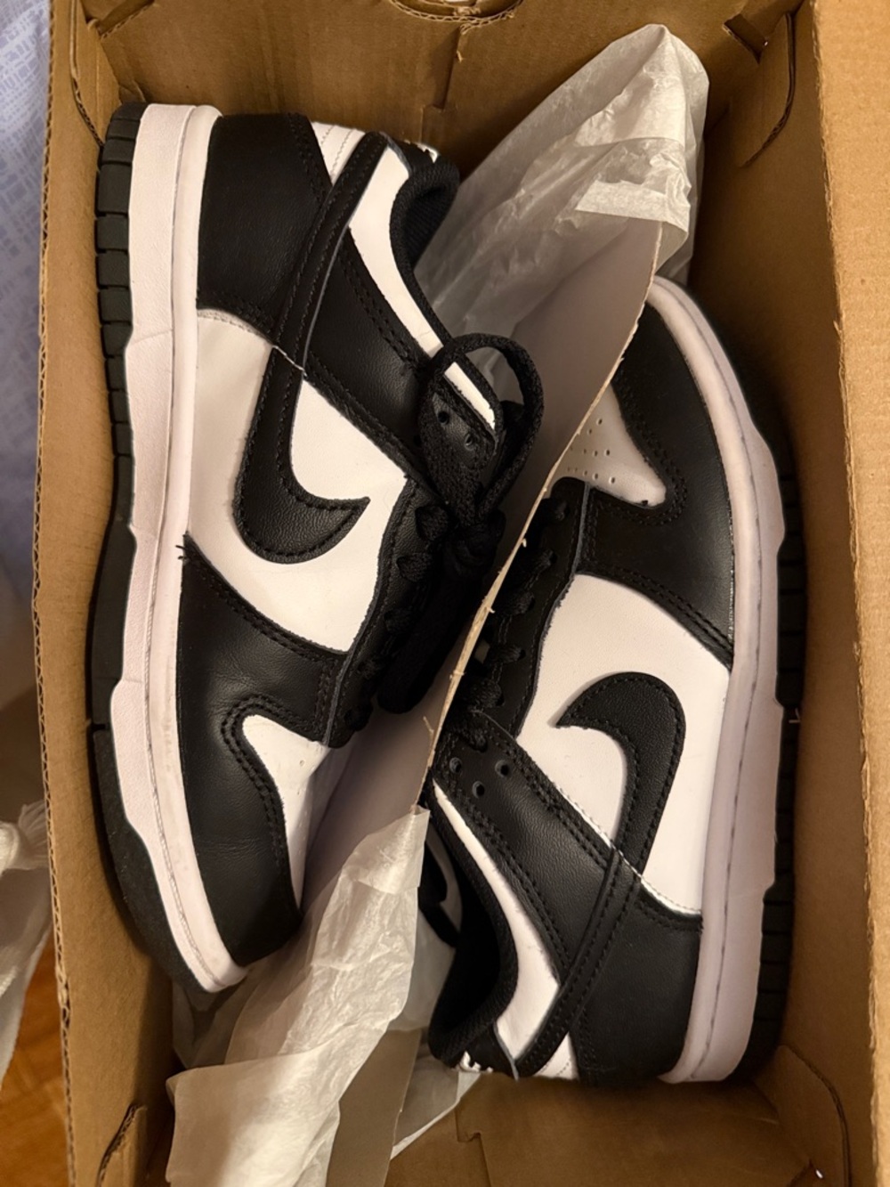 Nike Black and White Low-Top Sneakers - Classic Two-Tone Dunk Style